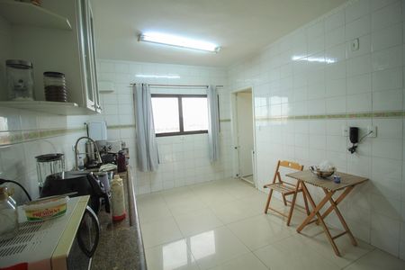 Apartamento para alugar com 340m², 3 quartos e 3 vagasCozinha