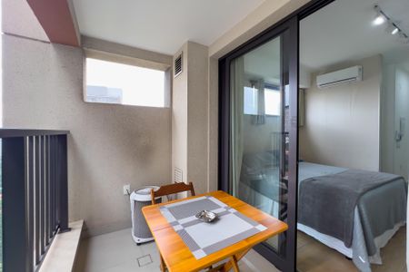 Varanda de kitnet/studio para alugar com 1 quarto, 27m² em Vila Mariana, São Paulo
