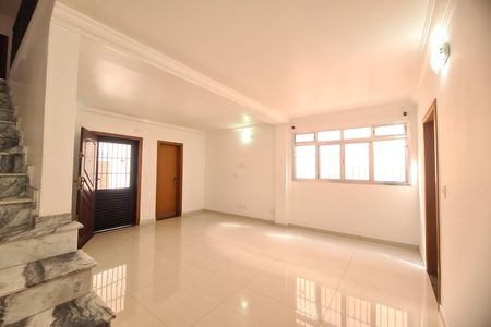 Casa à venda com 250m², 3 quartos e 4 vagasSala