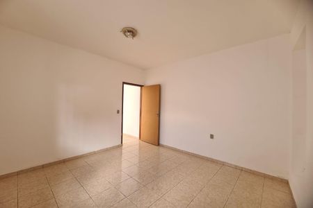 Casa à venda com 250m², 3 quartos e 4 vagasEdicula