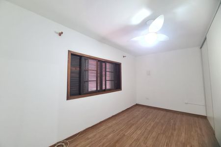 Casa à venda com 250m², 3 quartos e 4 vagasSuíte