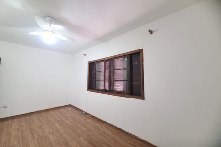 Casa à venda com 250m², 3 quartos e 4 vagasSuíte