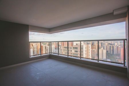 Apartamento à venda com 166m², 3 quartos e 2 vagasVaranda