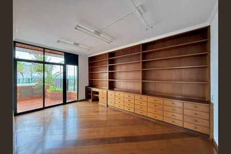 Apartamento à venda com 270m², 3 quartos e 4 vagasEscritório 