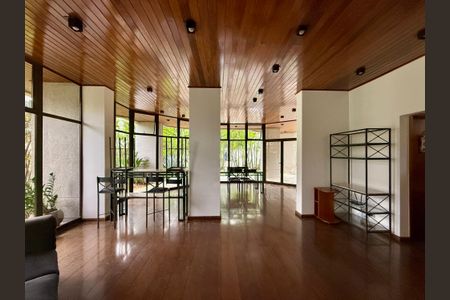 Apartamento à venda com 270m², 3 quartos e 4 vagasSalão de Festas 