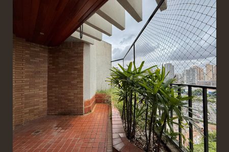 Apartamento à venda com 270m², 3 quartos e 4 vagasVaranda 