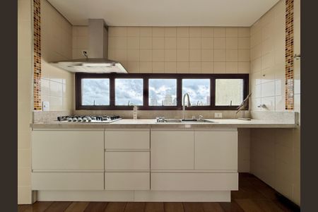 Apartamento à venda com 270m², 3 quartos e 4 vagasCozinha 