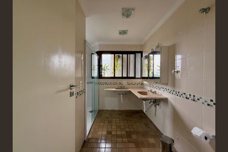 Apartamento à venda com 270m², 3 quartos e 4 vagasBanheiro Suíte