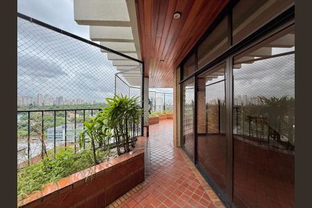 Apartamento à venda com 270m², 3 quartos e 4 vagasVaranda 