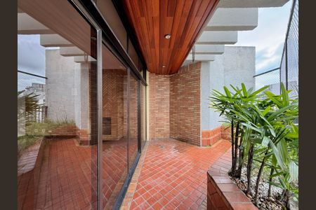 Apartamento à venda com 270m², 3 quartos e 4 vagasVaranda 