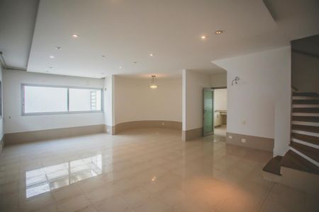 Casa à venda com 316m², 6 quartos e 3 vagasSala de Tv