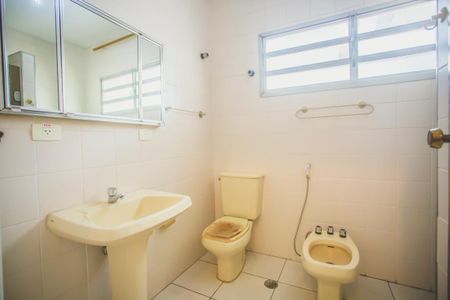 Casa à venda com 316m², 6 quartos e 3 vagasBanheiro