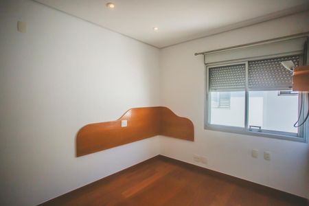 Casa à venda com 316m², 6 quartos e 3 vagasSuíte 2