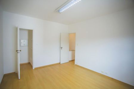 Casa à venda com 316m², 6 quartos e 3 vagasQuarto 2