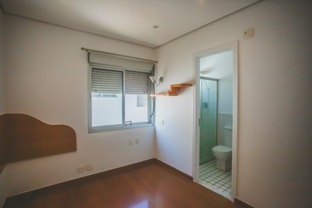 Casa à venda com 316m², 6 quartos e 3 vagasSuíte 2