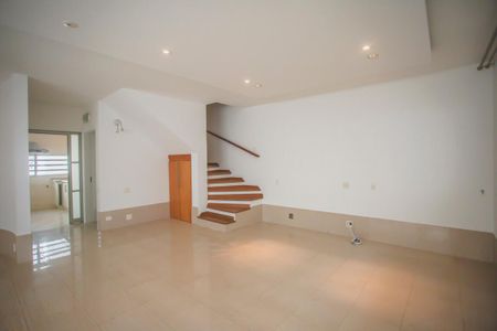 Casa à venda com 316m², 6 quartos e 3 vagasSala de Estar