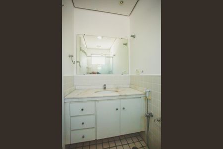 Casa à venda com 316m², 6 quartos e 3 vagasBanheiro Suíte