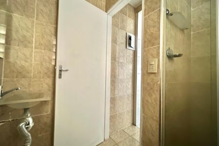 Casa para alugar com 100m², 2 quartos e 2 vagasBanheiro