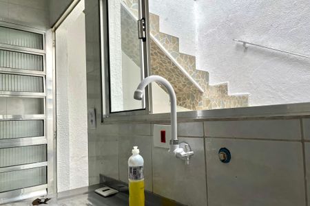 Casa para alugar com 100m², 2 quartos e 2 vagasCozinha