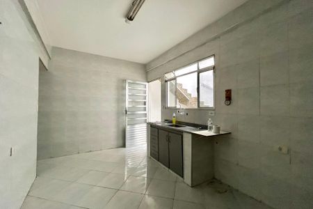 Casa para alugar com 100m², 2 quartos e 2 vagasCozinha