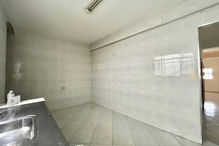 Casa para alugar com 100m², 2 quartos e 2 vagasCozinha