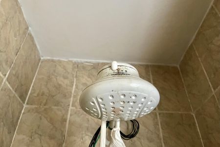 Casa para alugar com 100m², 2 quartos e 2 vagasBanheiro