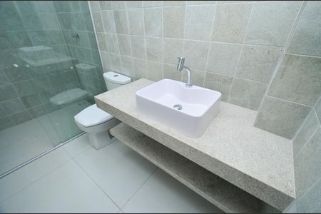 Apartamento à venda com 130m², 3 quartos e 1 vaga Apartamento à venda com 130m², 3 quartos e 1 vagaBanheiro Social