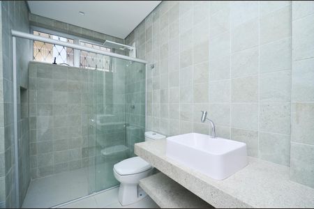 Apartamento à venda com 130m², 3 quartos e 1 vaga Apartamento à venda com 130m², 3 quartos e 1 vagaBanheiro Social