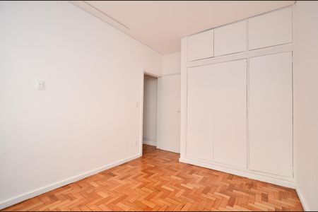 Apartamento à venda com 130m², 3 quartos e 1 vaga Apartamento à venda com 130m², 3 quartos e 1 vagaQuarto 1