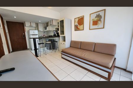 Sala  de apartamento para alugar com 1 quarto, 44m² em Barra, Salvador