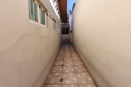 Casa à venda com 156m², 3 quartos e 5 vagasCorredor - Quintal