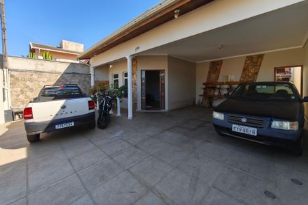 Casa à venda com 156m², 3 quartos e 5 vagasQuintal - Garagem