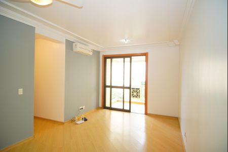 Sala de apartamento à venda com 2 quartos, 71m² em Passo da Areia, Porto Alegre
