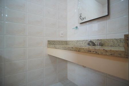 Apartamento à venda com 71m², 2 quartos e 1 vagaBanheiro da Suíte