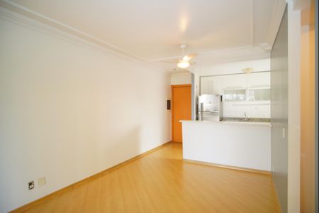 Sala de apartamento à venda com 2 quartos, 71m² em Passo da Areia, Porto Alegre