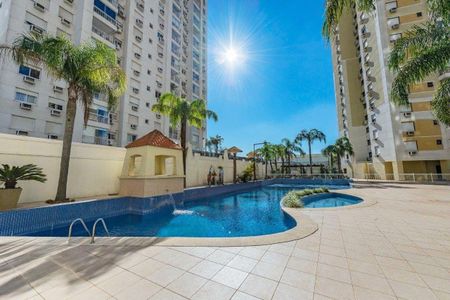 Apartamento à venda com 71m², 2 quartos e 1 vagaÁrea Comum - Piscina