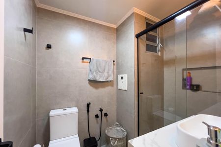 Apartamento à venda com 53m², 2 quartos e 1 vaga Apartamento à venda com 53m², 2 quartos e 1 vagaBanheiro