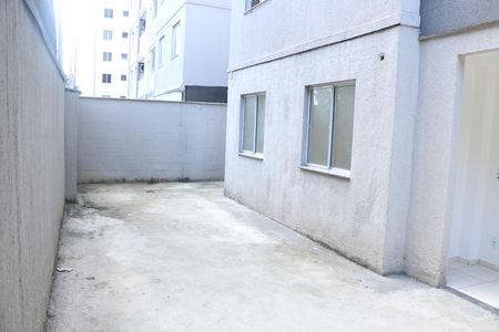 Apartamento para alugar com 100m², 2 quartos e 1 vagaQuintal