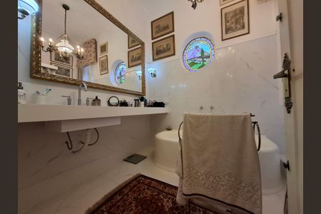 Casa à venda com 1040m², 7 quartos e 3 vagasBanheiro 4