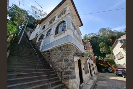 Casa à venda com 1040m², 7 quartos e 3 vagasFachada