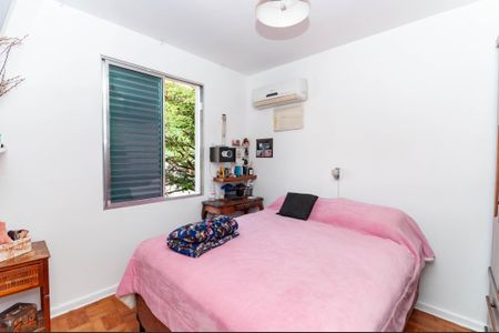 Casa à venda com 158m², 3 quartos e 6 vagas Casa à venda com 158m², 3 quartos e 6 vagasQuarto 1