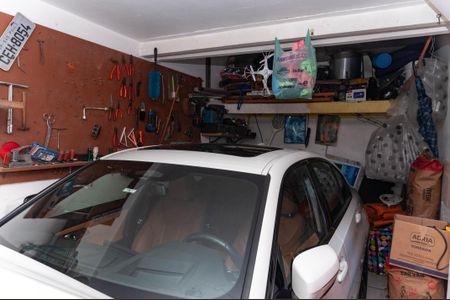 Casa à venda com 158m², 3 quartos e 6 vagas Casa à venda com 158m², 3 quartos e 6 vagasGaragem