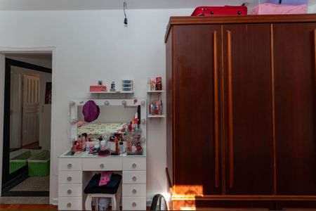 Casa à venda com 158m², 3 quartos e 6 vagas Casa à venda com 158m², 3 quartos e 6 vagasQuarto 2