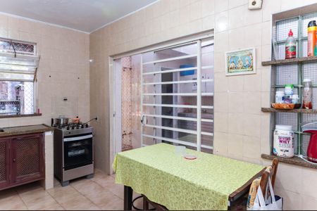 Casa à venda com 158m², 3 quartos e 6 vagas Casa à venda com 158m², 3 quartos e 6 vagasCozinha