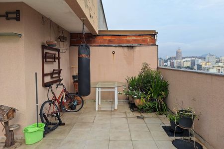 Apartamento à venda com 129m², 2 quartos e 2 vagas Apartamento à venda com 129m², 2 quartos e 2 vagasCobertura