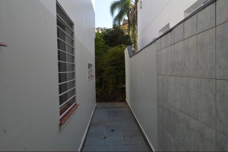 Casa para alugar com 336m², 5 quartos e 4 vagasCorredor