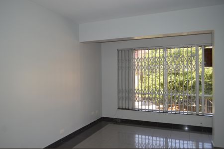 Casa para alugar com 336m², 5 quartos e 4 vagasSala