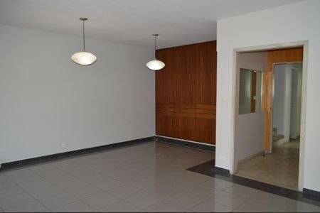 Casa para alugar com 336m², 5 quartos e 4 vagasSala