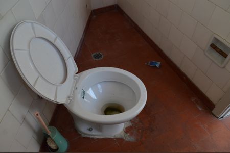 Casa para alugar com 336m², 5 quartos e 4 vagasBanheiro de Serviço