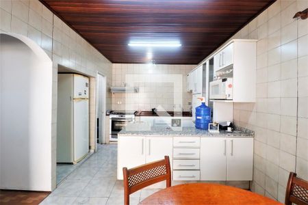 Casa para alugar com 200m², 3 quartos e 2 vagasCozinha